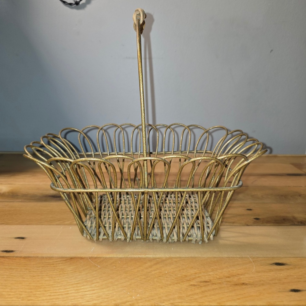 Vintage Gold Wire Scalloped Basket Woven Wicker Base Farmhouse Decor 10in